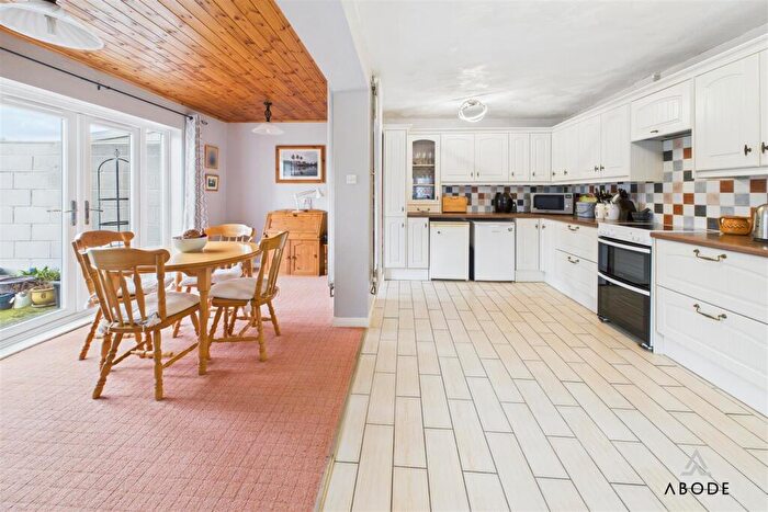 2 Bedroom Semi-Detached House For Sale In Linton Heath, Linton, Swadlincote, DE12