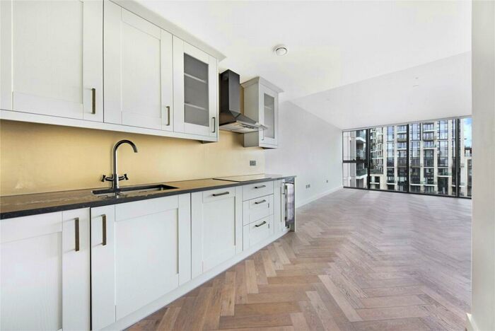 2 Bedroom Flat To Rent In Merino Gardens, Tower Bridge, E1W