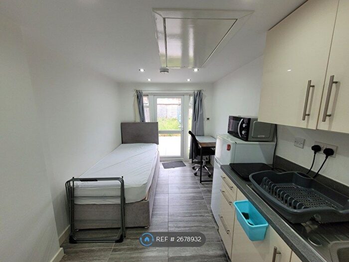 Studio To Rent In Cambridge, Cambridge, CB4