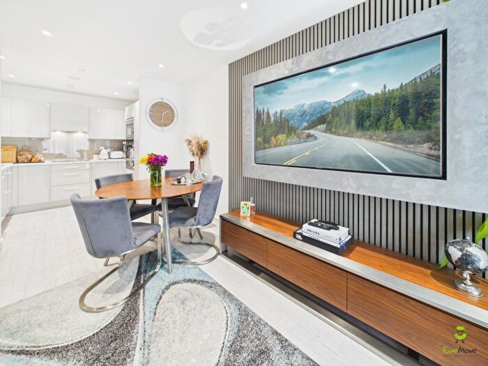 2 Bedroom Apartment For Sale In Craft Court, Regal Walk, Bexleyheath, Kent, DA6