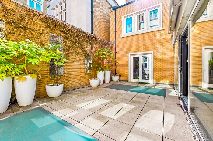 6 Bedroom Detached House For Sale In Kensington, W8