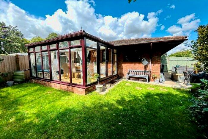 2 Bedroom Bungalow To Rent In Wratten Road East, Hitchin, SG5