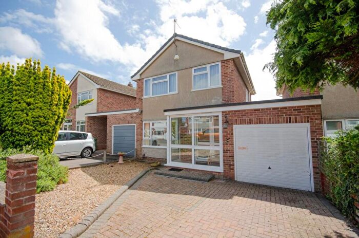 3 Bedroom Detached House For Sale In Sutherland Avenue, Downend, Bristol, BS16