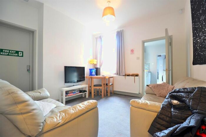 4 Bedroom Terraced House To Rent In Warwards Lane, Selly Oak, Birmingham, B29