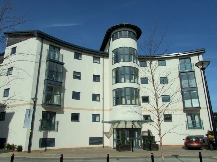 2 Bedroom Flat To Rent In Holly Court, Old Town, Swindon, SN1