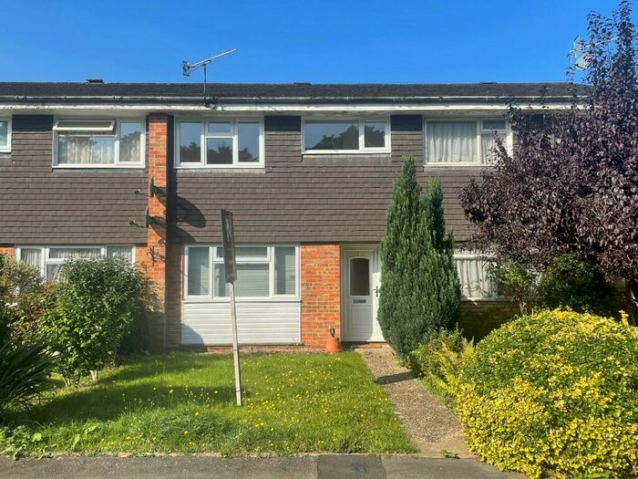 3 Bedroom Terraced House To Rent In Busdens Way, Godalming, Surrey, GU8