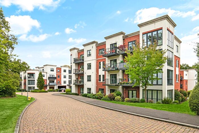 2 Bedroom Flat For Sale In London Road, Binfield, RG42