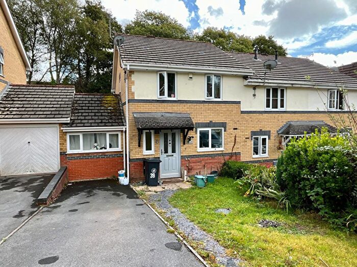 3 Bedroom End Terrace House For Sale In Byron Way, Killay, Swansea, SA2