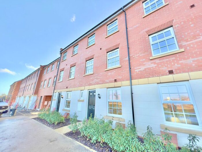 3 Bedroom Terraced House To Rent In Tay Road, Leicester, LE19