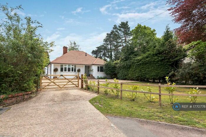 4 Bedroom Bungalow To Rent In Finchampstead Road, Finchampstead, Wokingham, RG40