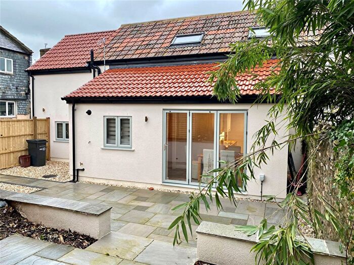 3 Bedroom Detached House To Rent In High Street, Chard, TA20
