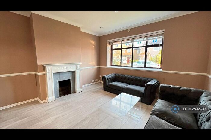 4 Bedroom Semi Detached House To Rent In Rochford Avenue, Romford, RM6
