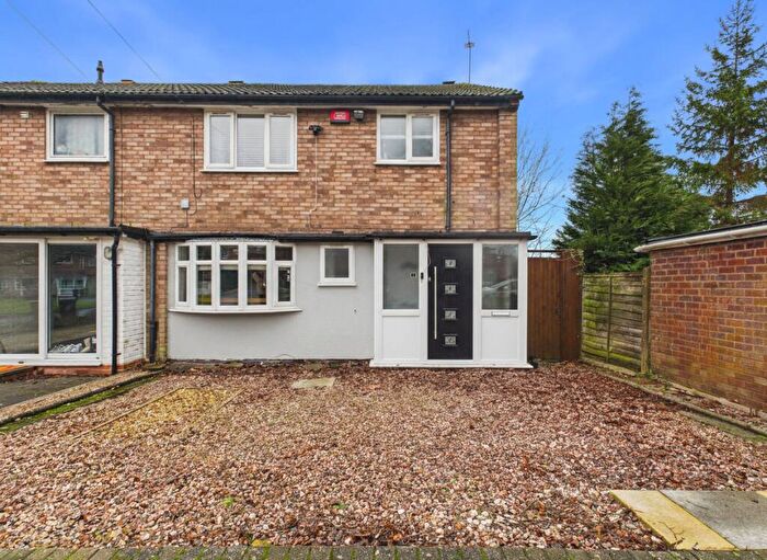 3 Bedroom Semi Detached House For Sale In Constable Close, Great Barr, B43