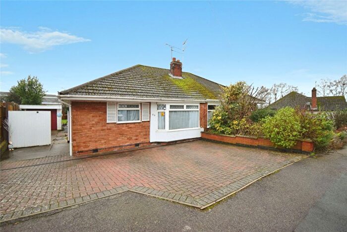 3 Bedroom Bungalow For Sale In Foxhunter Drive, Oadby, Leicestershire, LE2