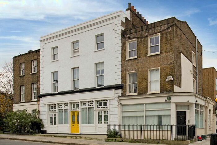 3 Bedroom Flat To Rent In Royal College Street, London, NW1