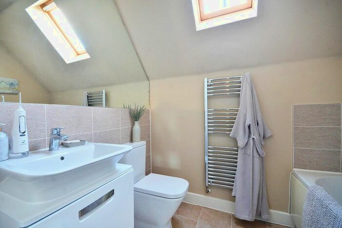 4 Bedroom Detached House To Rent In Jacobs Piece, Fairford, GL7