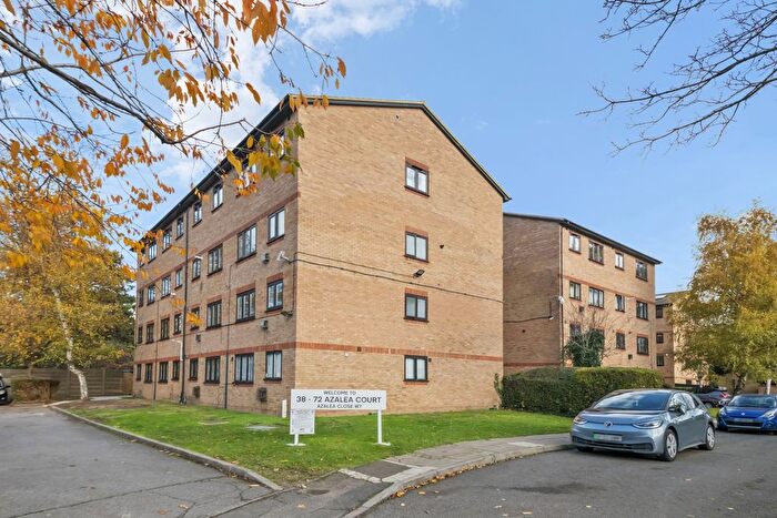 1 Bedroom Flat For Sale In Azalea Court, Azalea Close, Hanwell, W7