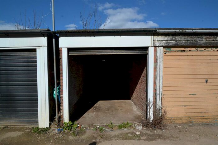 Garage / Parking To Rent In Portland Road, Hove, BN3