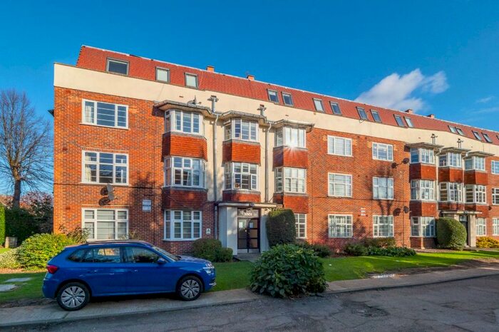 2 Bedroom Apartment To Rent In London Road, Cheam, Sutton, SM3