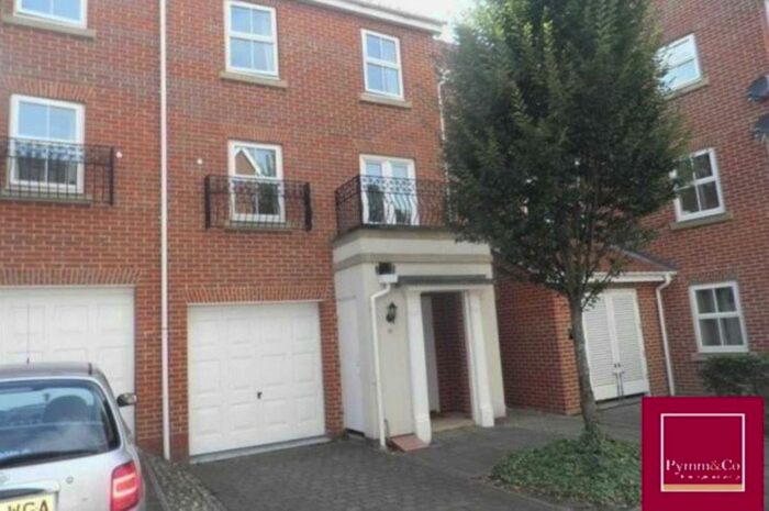 3 Bedroom Town House To Rent In Sarah West Close, Norwich, NR2