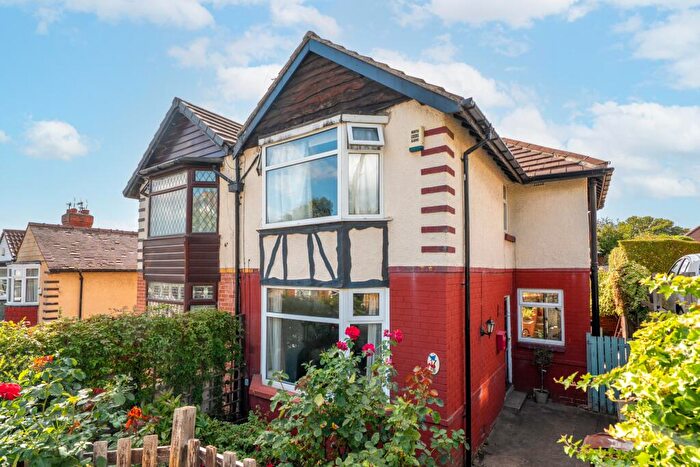 3 Bedroom Semi-Detached House For Sale In Roxholme Terrace, Chapel Allerton, Leeds, LS7