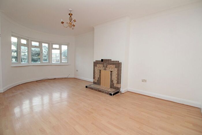 2 Bedroom Flat To Rent In York House, Selhurst Road, South Norwood, SE25