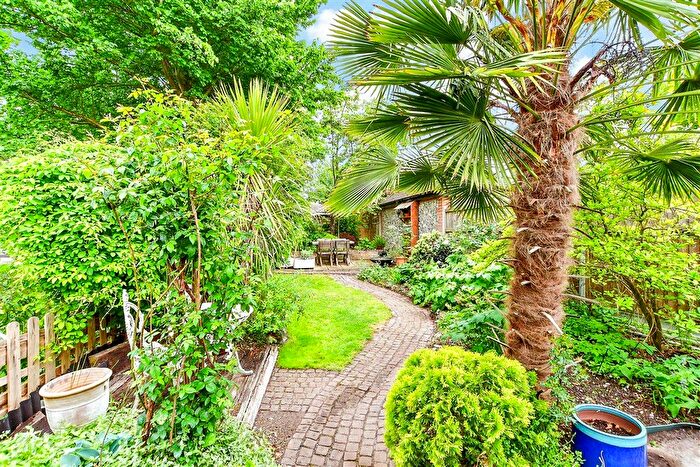 2 Bedroom Semi-Detached House For Sale In Pond Lane, Clanfield, Hampshire, PO8