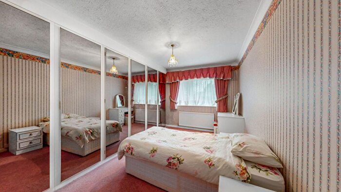 2 Bedroom Flat For Sale In London Road, Stanmore, HA7