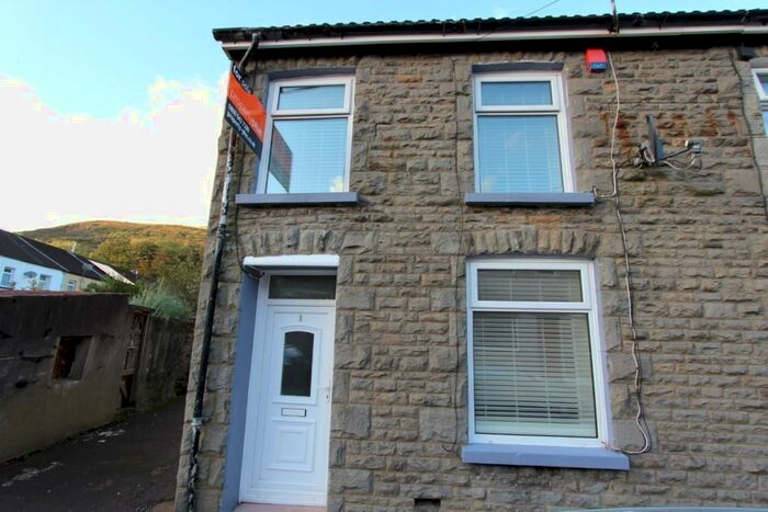 3 Bedroom End Of Terrace House To Rent In Ynysgau Street Ystrad - Pentre, CF41