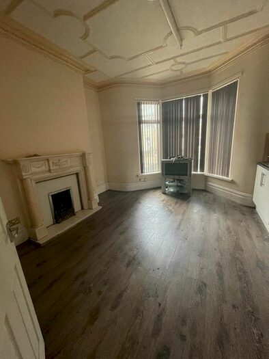 Studio To Rent In Woodville Terrace, Bradford, BD5