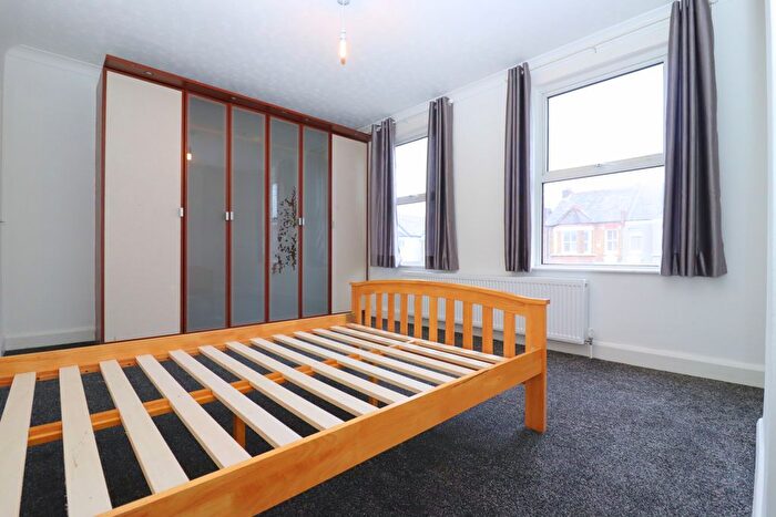 5 Bedroom Detached House To Rent In Douglas Road, Surbiton, KT6