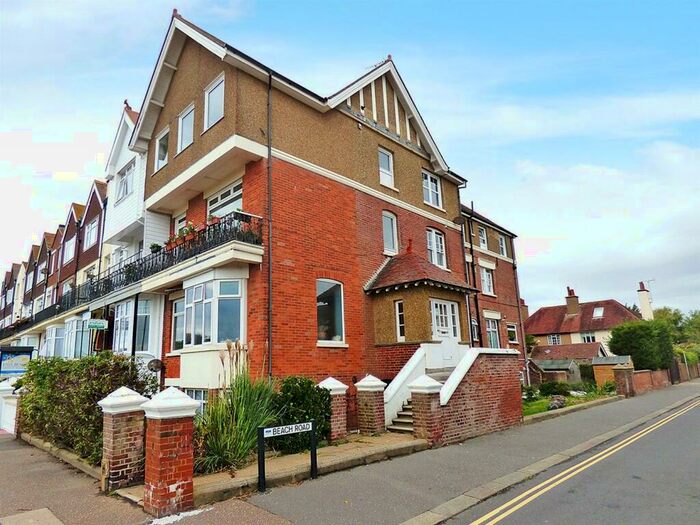 2 Bedroom Apartment To Rent In South Terrace, Littlehampton, BN17