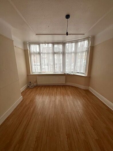 3 Bedroom Semi-detached House To Rent In Bellamy Drive, Stanmore, HA7