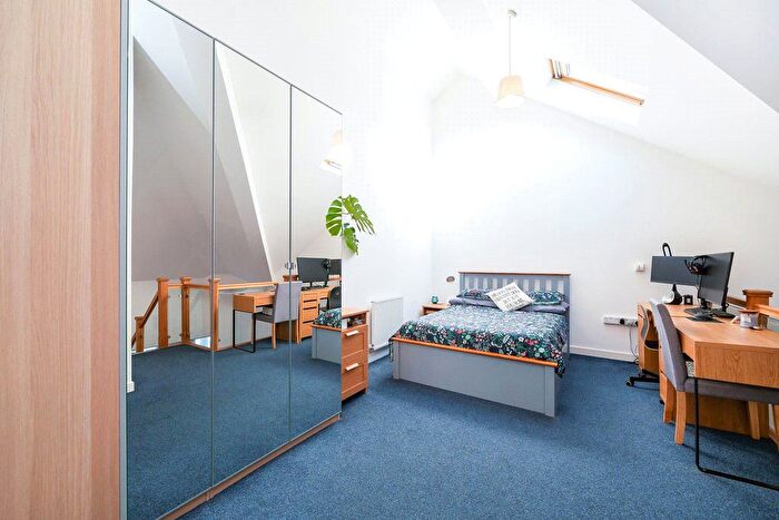 2 Bedroom Flat For Sale In Oliver Court, Ley Farm Close, Watford, Hertfordshire, WD25