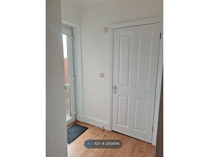 4 Bedroom Semi-Detached House To Rent In Fulwell Road, Teddington, TW11