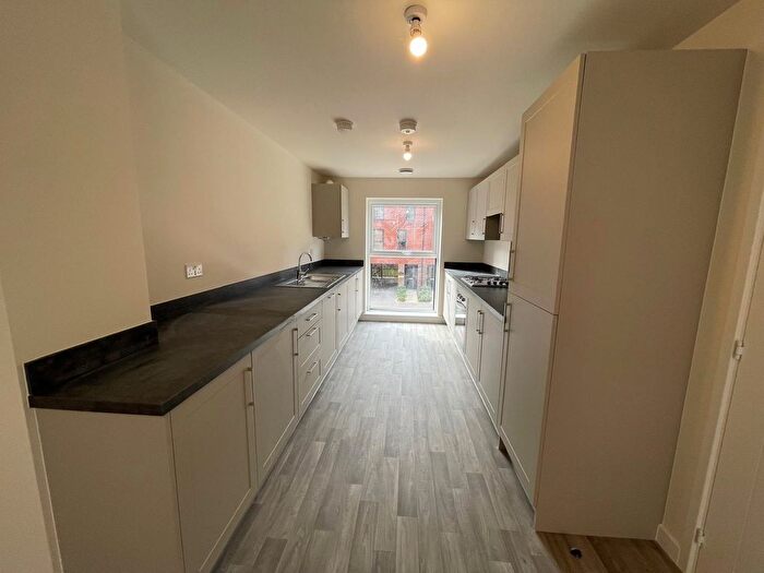 3 Bedroom Property To Rent In Oakwood Drive, Nottingham, NG2