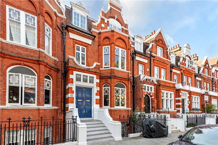 3 Bedroom Flat For Sale In Earls Court Square, London, SW5