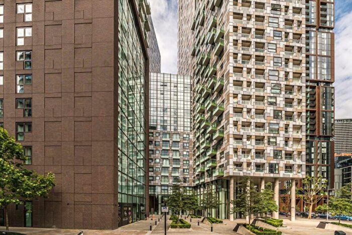 1 Bedroom Flat For Sale In Lincoln Plaza, Canary Wharf, E14