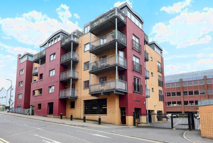 2 Bedroom Flat To Rent In Selden Hill, Hemel Hempstead, HP2