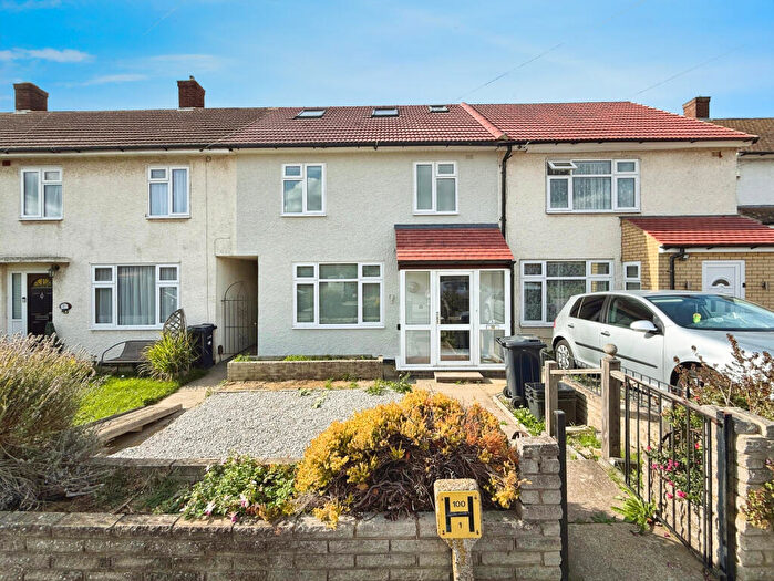 4 Bedroom Terraced House To Rent In Tufter Road, Chigwell, Essex, IG7