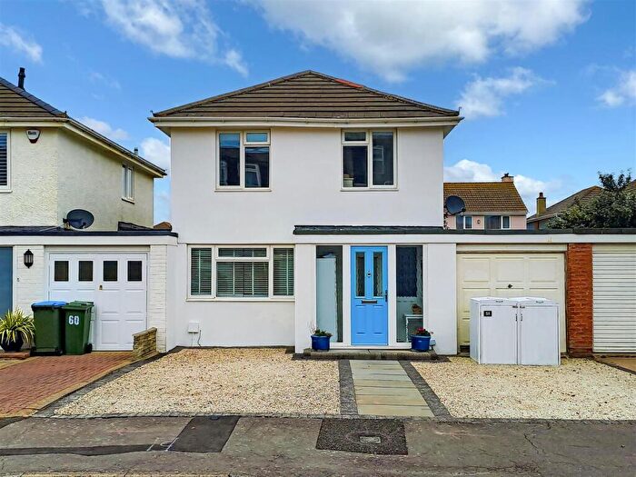 3 Bedroom Link Detached House For Sale In Mallon Dene, Rustington, BN16