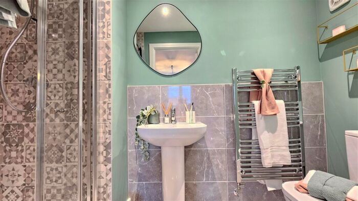 3 Bedroom Semi-Detached House For Sale In Woodlark Place, Greenham Road, Newbury, RG14