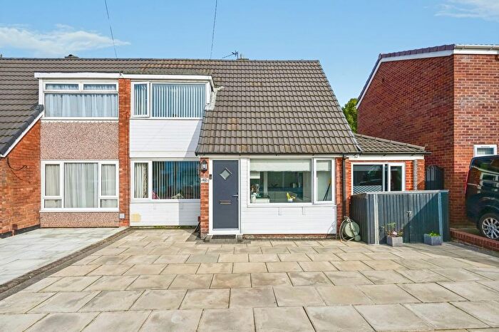3 Bedroom Semi-Detached House For Sale In Longfold, Maghull, Merseyside, L31