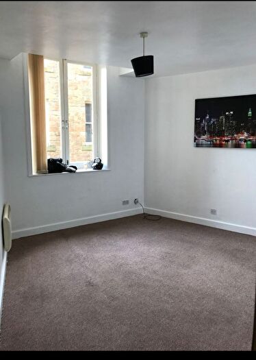 1 Bedroom Flat To Rent In Wellington Road, Dewsbury, WF13