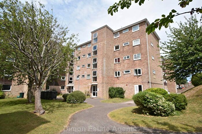 2 Bedroom Flat For Sale In Gale Moor Avenue, Gomer, PO12