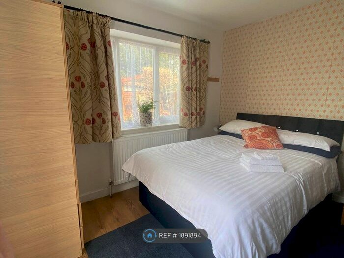 Studio To Rent In Camden Gardens, Thornton Heath, CR7