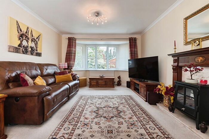 2 Bedroom Detached Bungalow For Sale In Chapel Road, West End, Southampton, SO30