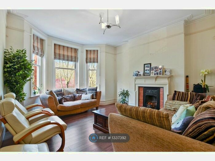 3 Bedroom Flat To Rent In Grantully Road, London, W9