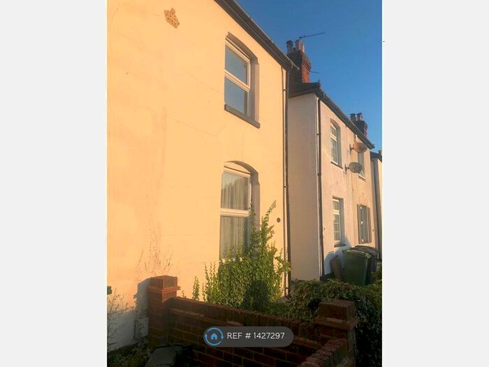 2 Bedroom Terraced House To Rent In Grange Road, Guildford, GU2
