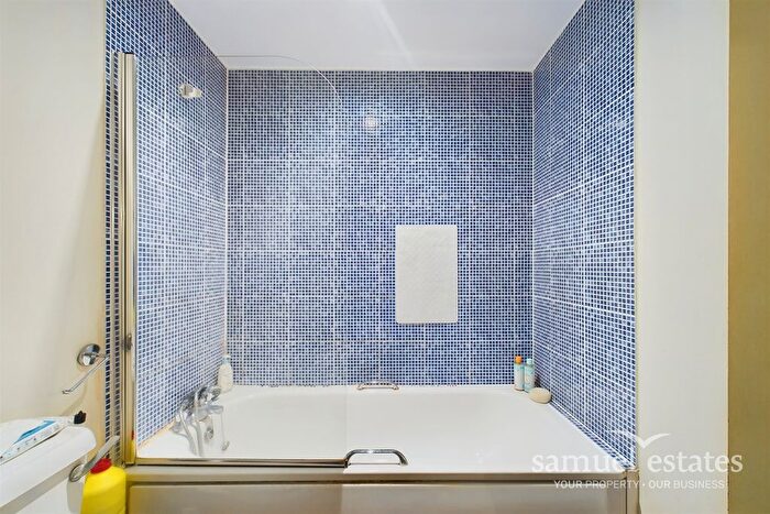 2 Bedroom Flat For Sale In Churchill Lodge, Streatham High Road, SW16